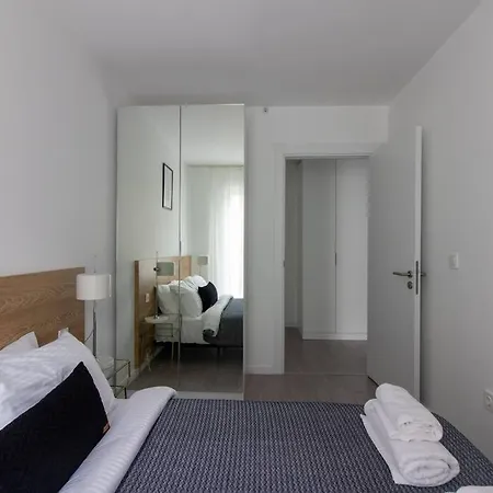 New 2br W Parking #61 Lägenhet